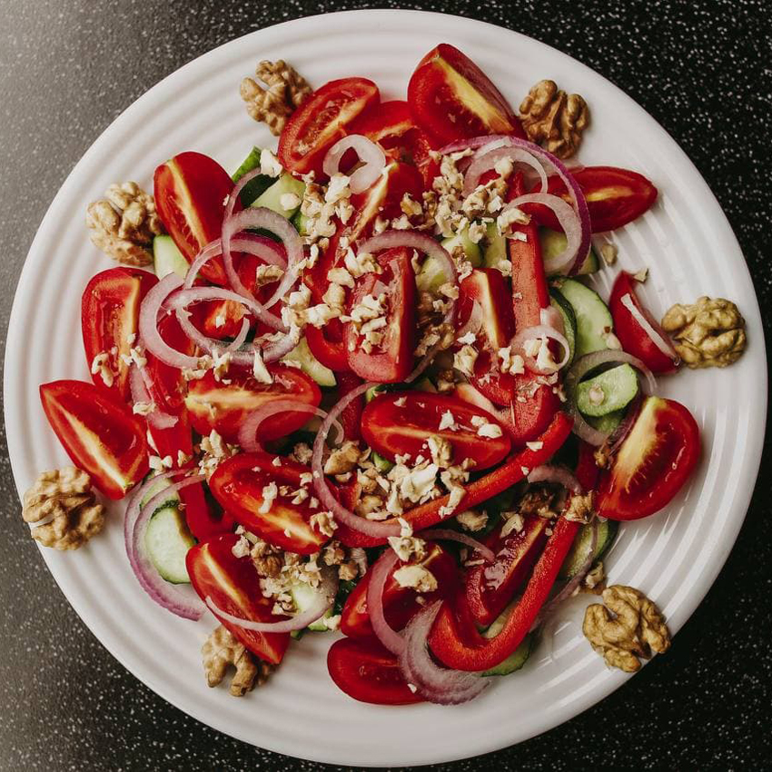 Салат Овощной с орехами